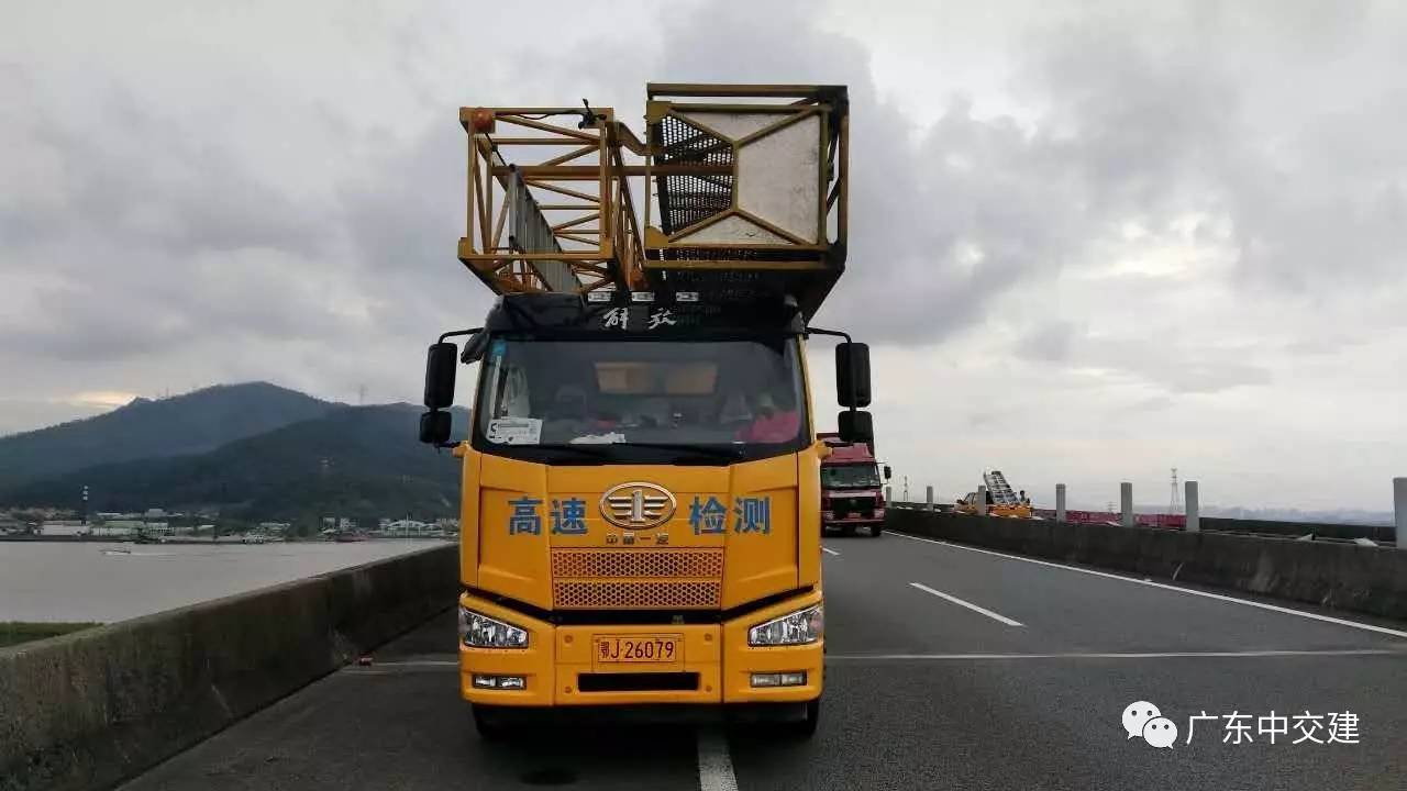 桥梁检测车